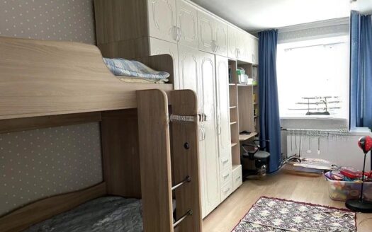 3-х комнатная, Абая 93, 2/5 этаж, 1972 год,17800000