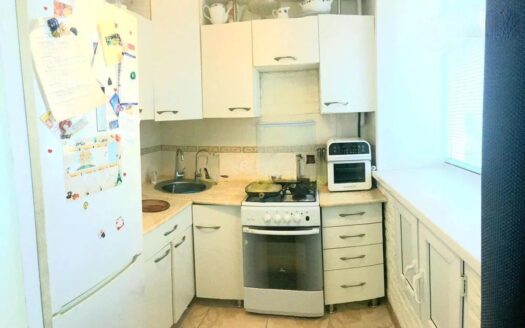 3-х комнатная, Абая 93, 2/5 этаж, 1972 год,17800000