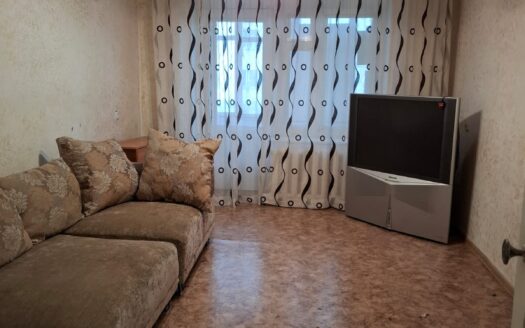 3-комнатная Центральный 47; 1/5 этаж; 61.7 кв м; 1990 года; кирпич- Цена 17500000