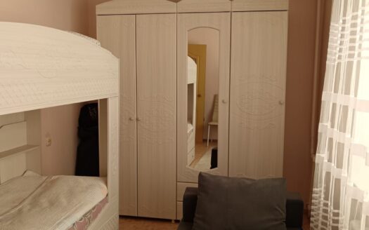 2 комн квартира мкр Юбилейный 2 , 4/5, 1972 год,40 кв.м.- 11200000