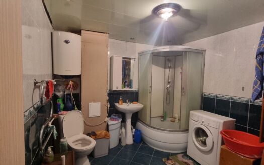 3х ком кв Коктем 1, 3/5 эт, 1993гп, 64 квм -цена 18500 000