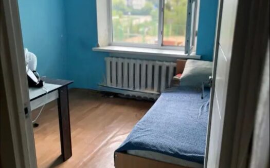 4х комнатная квартира Боровской 61, 3/5 эт, 80 квм,, 1985 гп,цена 19500 000,