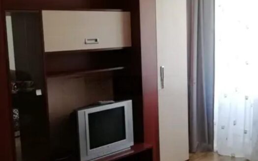 2-ком Центральный 50 2/9 эт; 50 кв м; 2007 г-17500000 цена