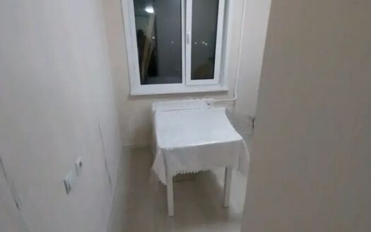 1-ком Ауэзова 182, 4/5 эт; 30 кв м; 1979 г;-11000000 т