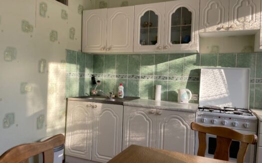 3хк. Назарбаева 76. 3/5эт. 1973гп, 80 кв.м,- 25600000