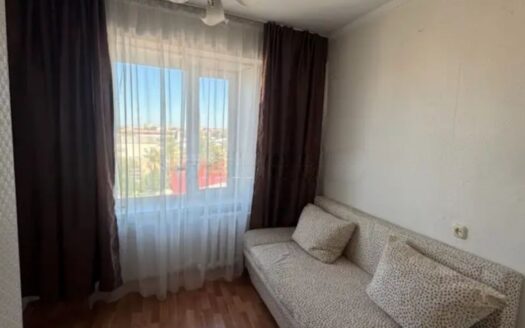 3-ком Абая 135 7/12, 61 кв м, 1980г, монолитный, -18600000 т