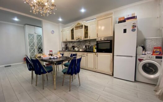 Евро 3ка ЖК Абай Байтурсынова 70/1, середина , 78 квм, 2022гп, 3/9 эт-37000000 т