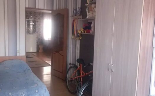 3-ком Ауэзова 178 3/5 эт, 59.5 кв м, 1973 г-15600000 цена