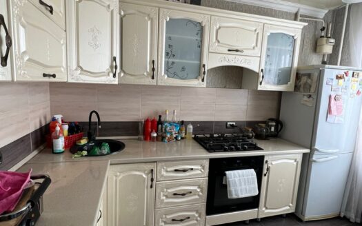 3-х комнатная ,Боровской 67, 7/9 этаж ,2005 год, 65,8 кв.м.- 18600000 т