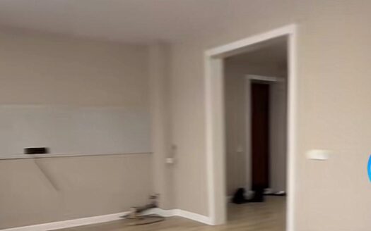 2 комн квартира пр Абылайхана 18, 2/6 , 61 кв.м 1989 г 23600000 т