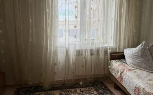 3-ком Кудайбердиева 35 2/5 эт, 65,7 кв м, 1991 г,- 20600000 т