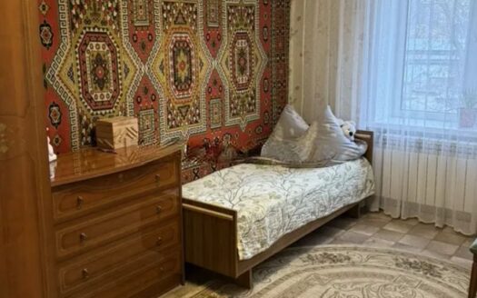 3-ком Кудайбердиева 35 2/5 эт, 65,7 кв м, 1991 г,- 20600000 т