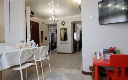 3хк. Назарбаева 12. 3/5эт 60квм, 1985гп. 21100000 т