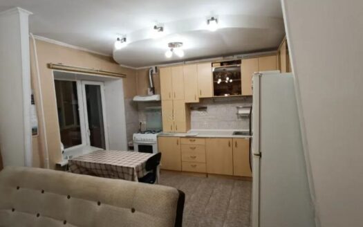 3-ком Кенесары 25 4/6 , 78,6 кв м, 1988 г-23600000 торг