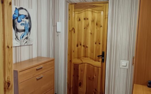 2х ком кв Габдуллина 85, середина, 1990 гп, 4/5 эт, 52 квм, -18600000 т