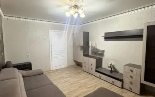 3-ком ул. Акана Серэ 170А, 4/5, 60 кв м, 1974 г,- 22600000 т