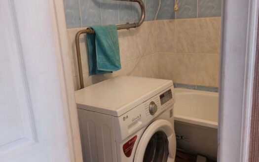 Homepage 2 комн кв Боровской 64 , 1/5, 1985 год- 12500000 т