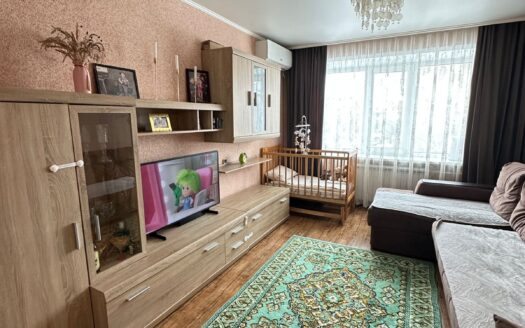 2-ком Кудайбердиева 72 3/5, 50 кв м, 1981 г- 18600000 т