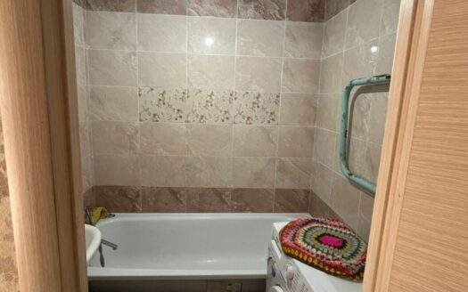 2-ком ,Строителей 3 6/9, 55 кв м, 1991 г, -14100000 т