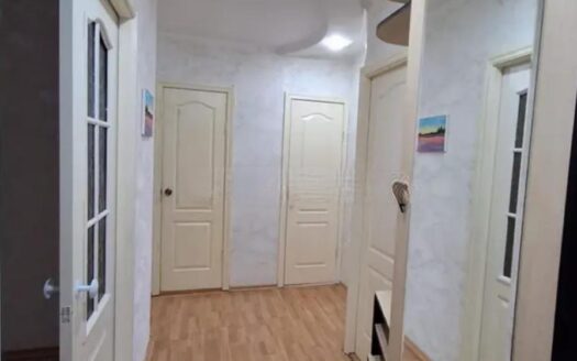 3 комн квартира центральный д 38,3/6,61 кв.м, 1990г-22600000