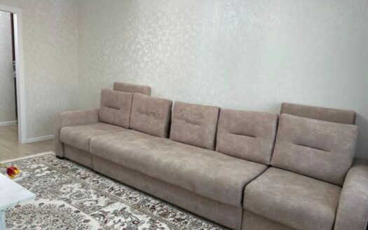 3-ком центральный 59 8/9эт, 70,2 кв м, 1990 г, -24600000т