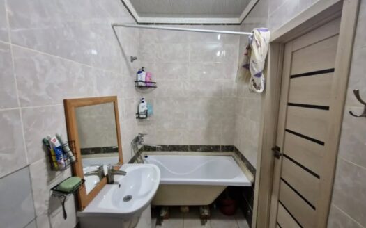 1 ком квартира . 3.Темирбекова 2а, 36квм, 3/10этаж, 2021год- 17600000 т